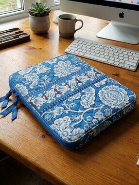 Vera Bradley NWOT Blue Lagoon Padded Laptop Sleeve
